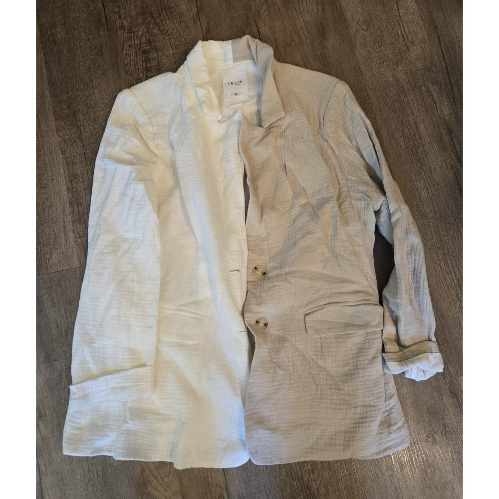 Le Lis Muslin Two Color Blazer Top